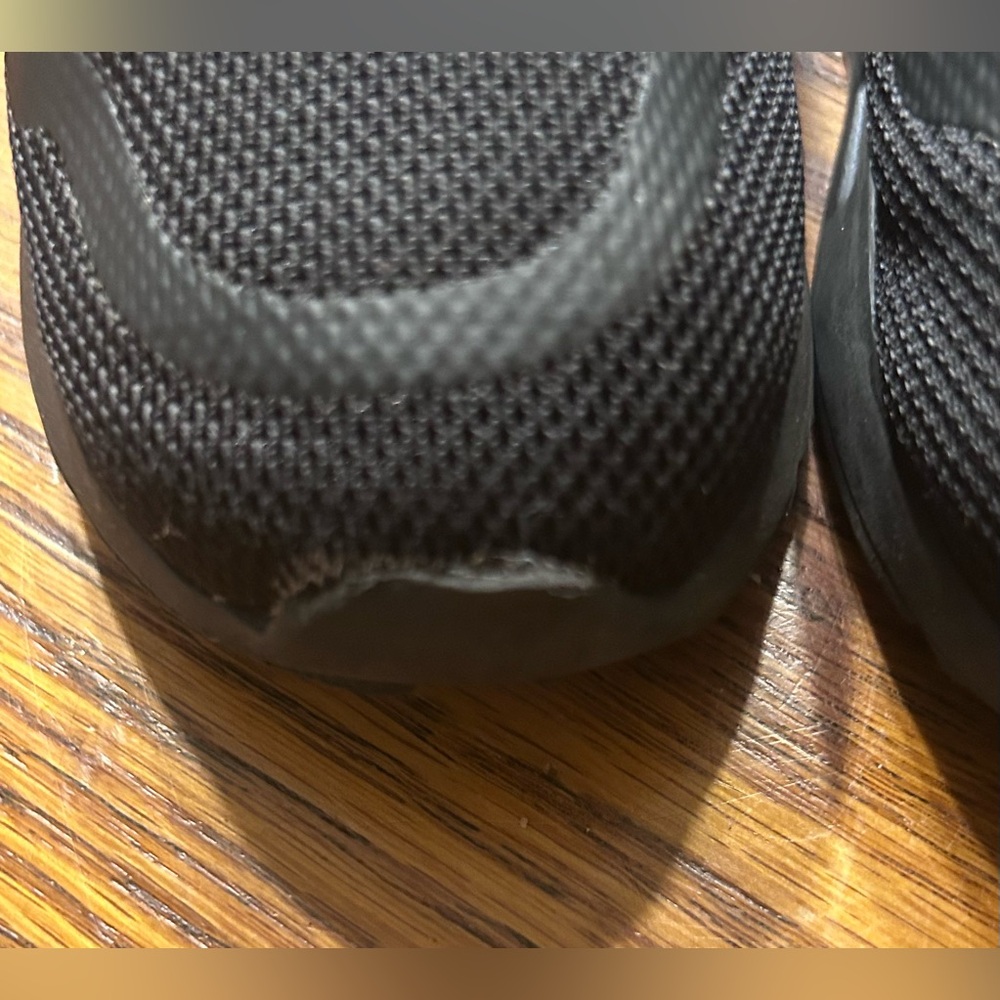 Black Adidas - Picture 5 of 6